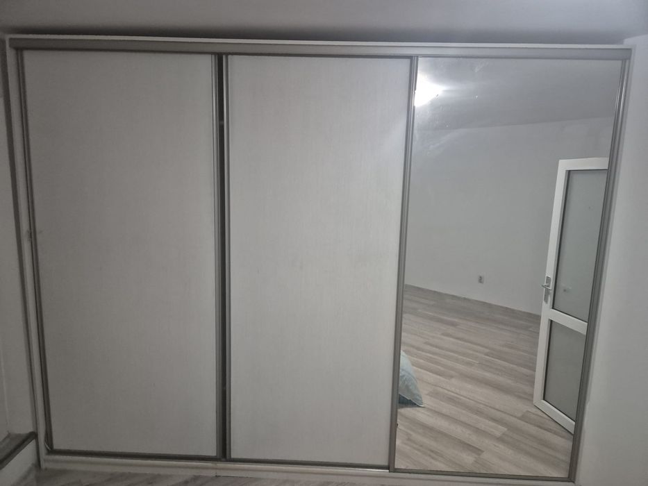 Vând Dressing stare foarte buna!