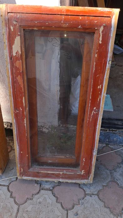 Двери деревянные, окна