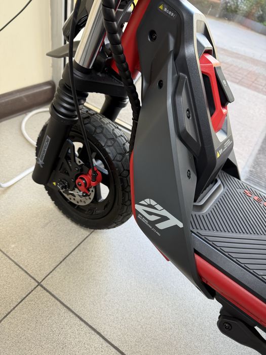 Электросамокат Segway ZT3 Pro