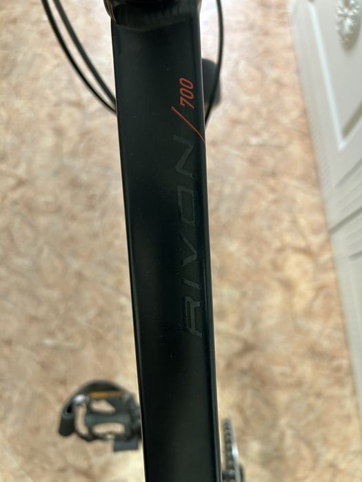 Спортивный крутой велосипед