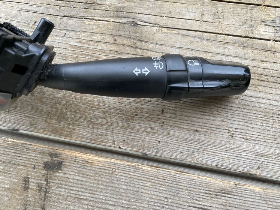 Manete stergatoare bloc lumini toyota avensis t25