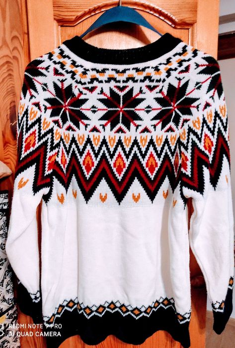 Дамски зимен пуловер