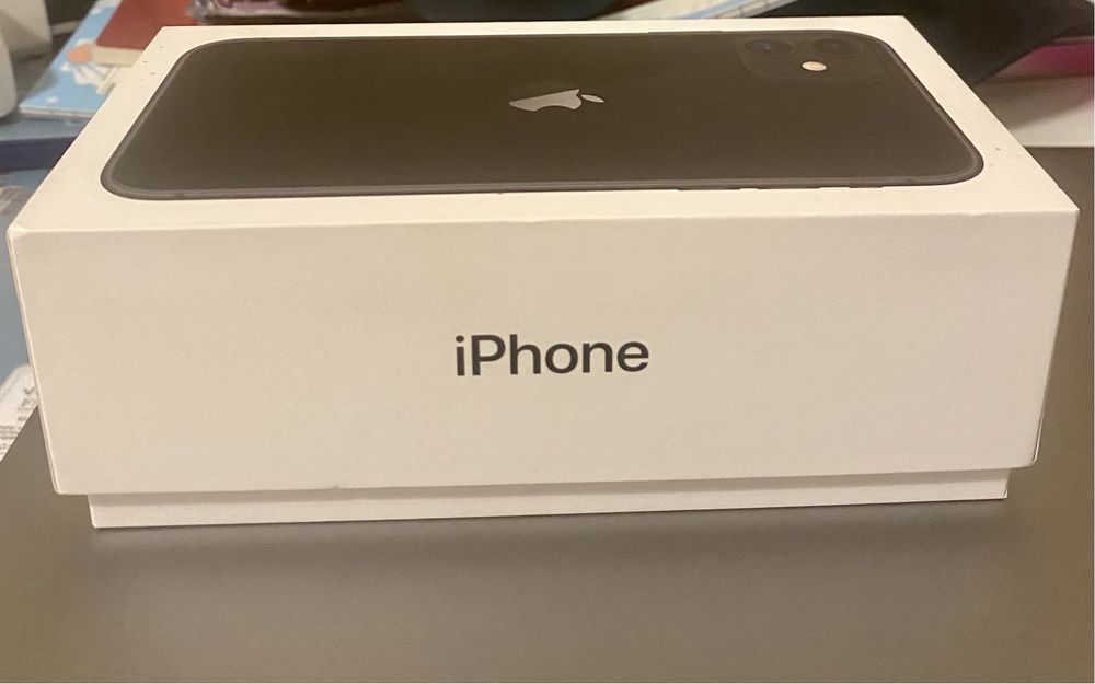 iPhone 11 черен цвят 64 MG