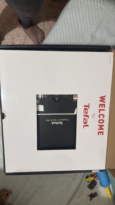 Продам робот-пылесос Tefal