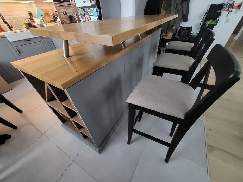 Insulă de bucătărie IKEA METOD / VADHOLMA cu blat KARLBY + 3 scaune INGOLF