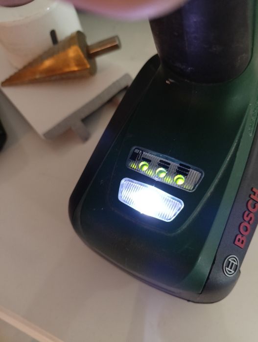 Продавам ударен винтоверт BOSCH PSB-18LI