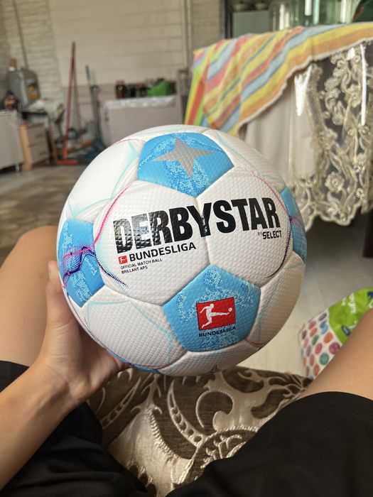 Мяч derbystar.