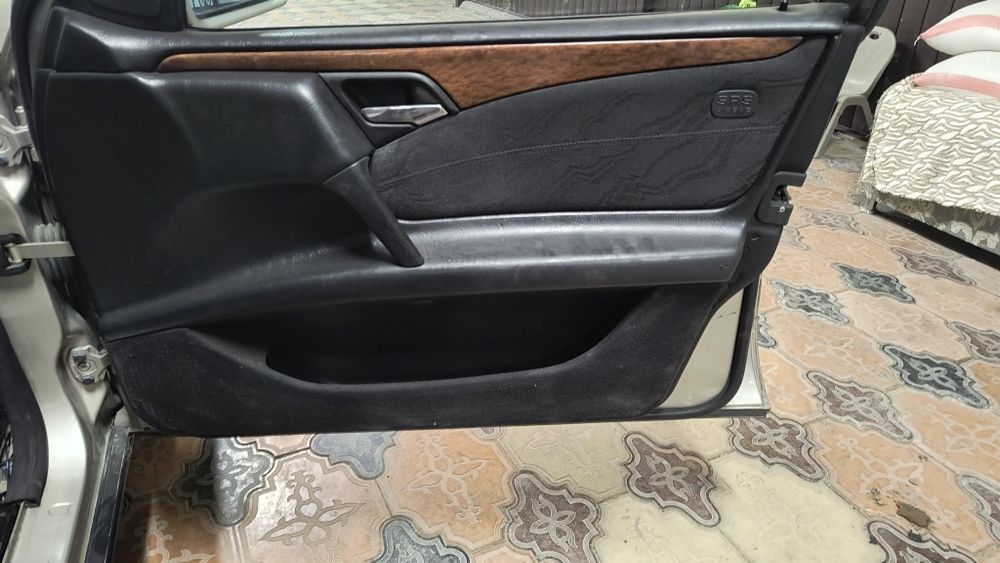 Мерседес 210 кузов лупарик