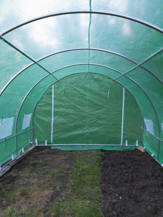 Vănd seră din imagine!