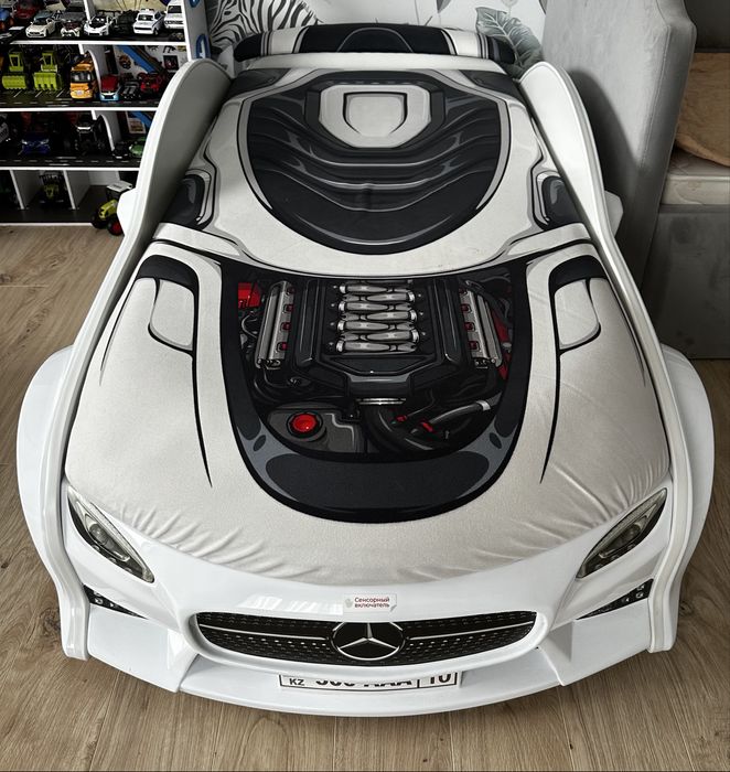 Детская кровать машинка