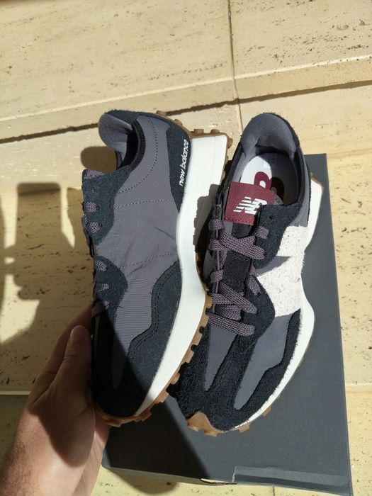 New Balance 327 sneakers culoare negru cu logo alb mărimea 39.5 noi originali