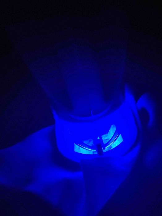 Профессиональная чистка зубов и отбеливание Zoom4