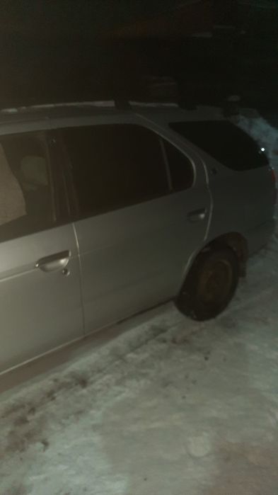 Продам машину нисан