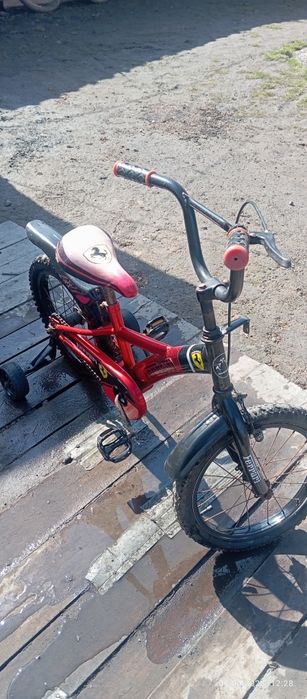 Продам детский велосипед"Ferrari" 3-6 лет.