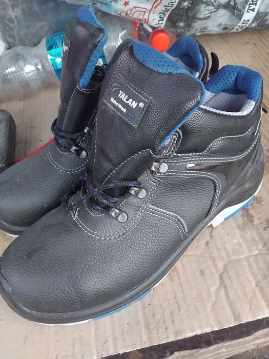 Продам ботинки рабочие 43,44