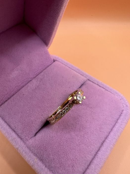 Продам золотое кольцо.