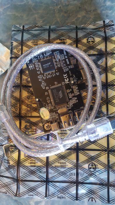 Порт IEEE 1394A i-Link. PCIe