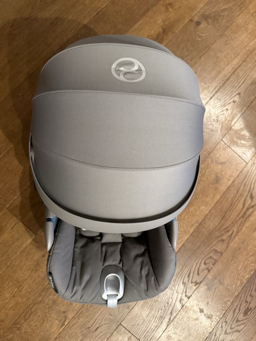 Cybex Cloud Z + въртяща се база