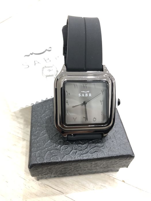 Часы от брэнда Sabr
