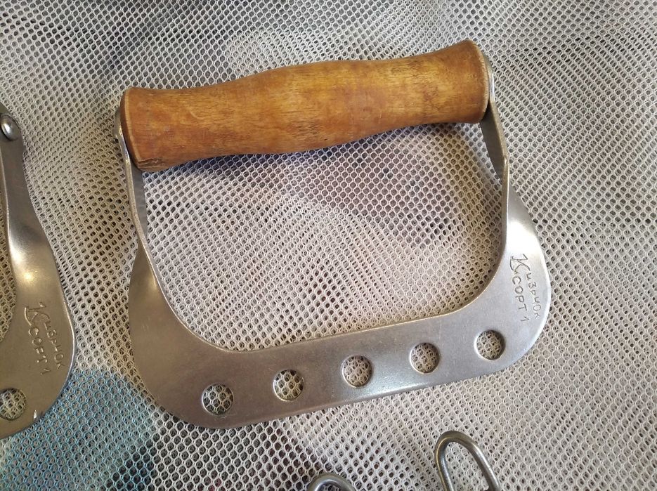 Эспандер и ручки.