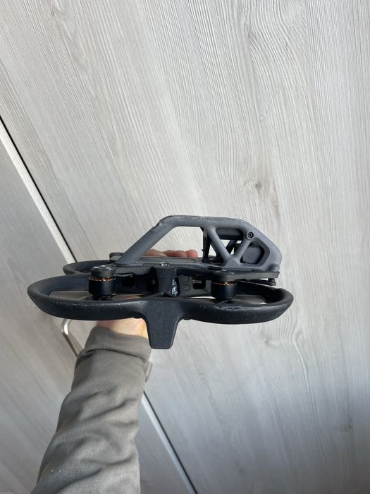 Drona Dji Avata.