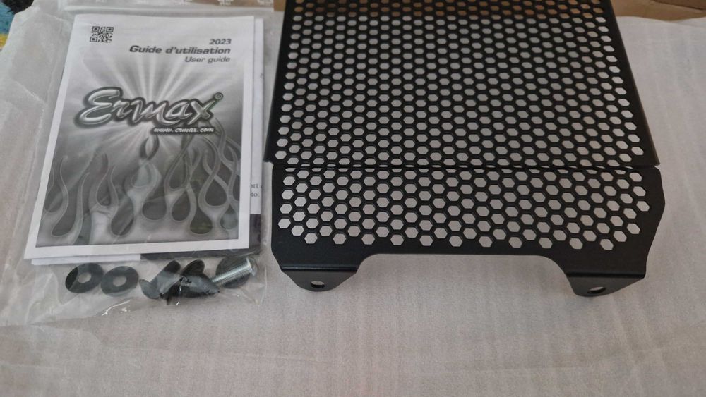 Protectie Radiator Suzuki SV650 - ERMAX - Noua, cu accesorii montaj