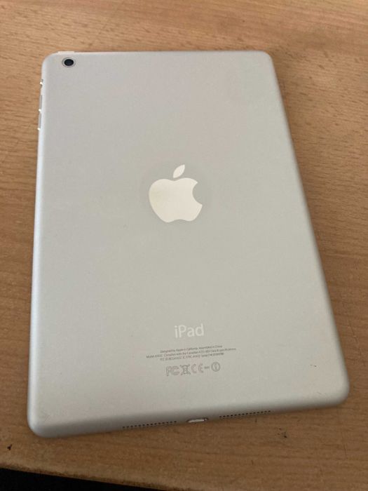 iPad Mini (1-е поколение), белый