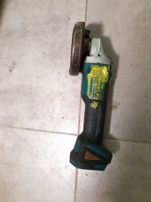 Polizor Makita Dga 504