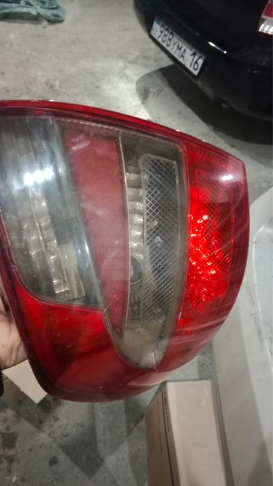 Продам задние фары Lada Granta