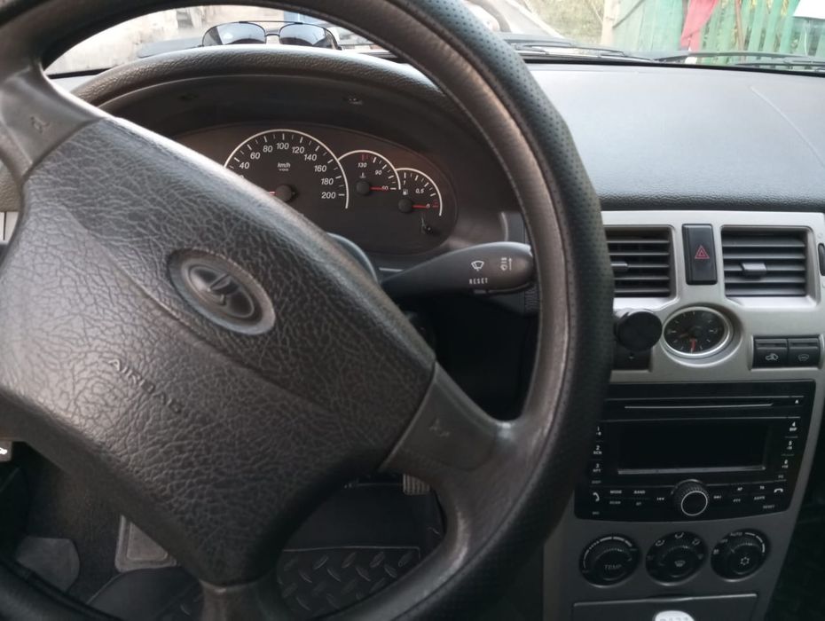 Продам машину Лада приора