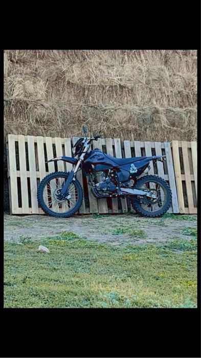 Продам эндуро 250куб