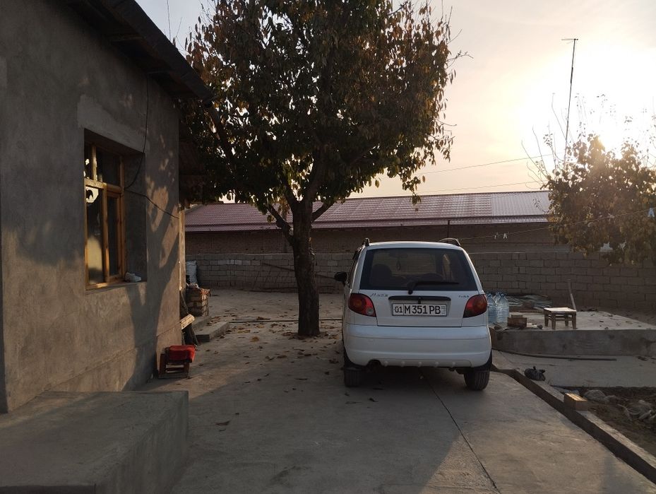 Yer sotiladi 3 sotok 27000$ dan kelishadigon joyi bor