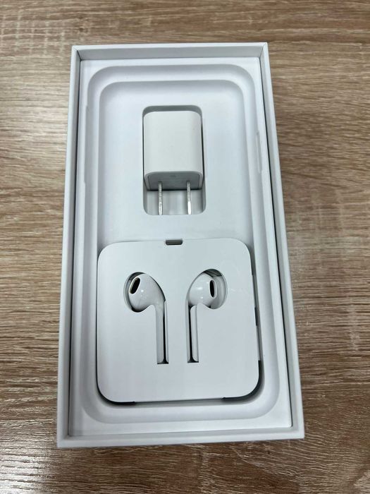 i Phone X с коробкой, наушниками, USB