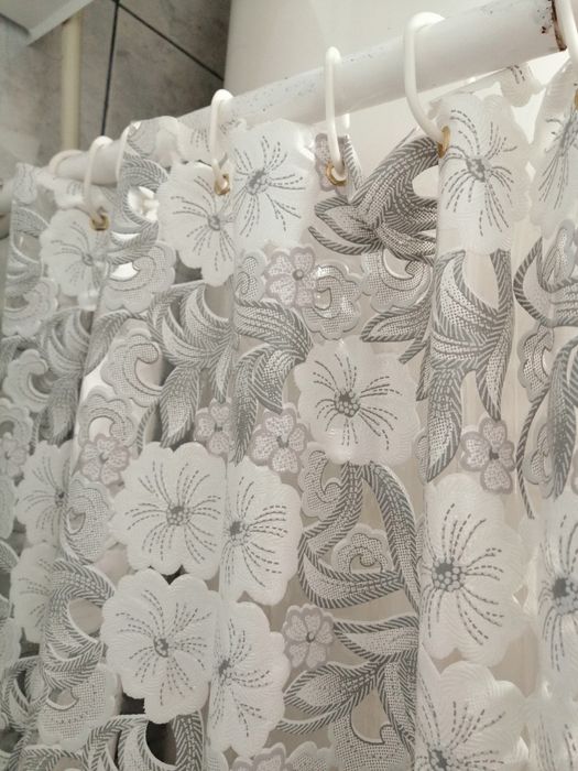 Силиконова завеса за баня