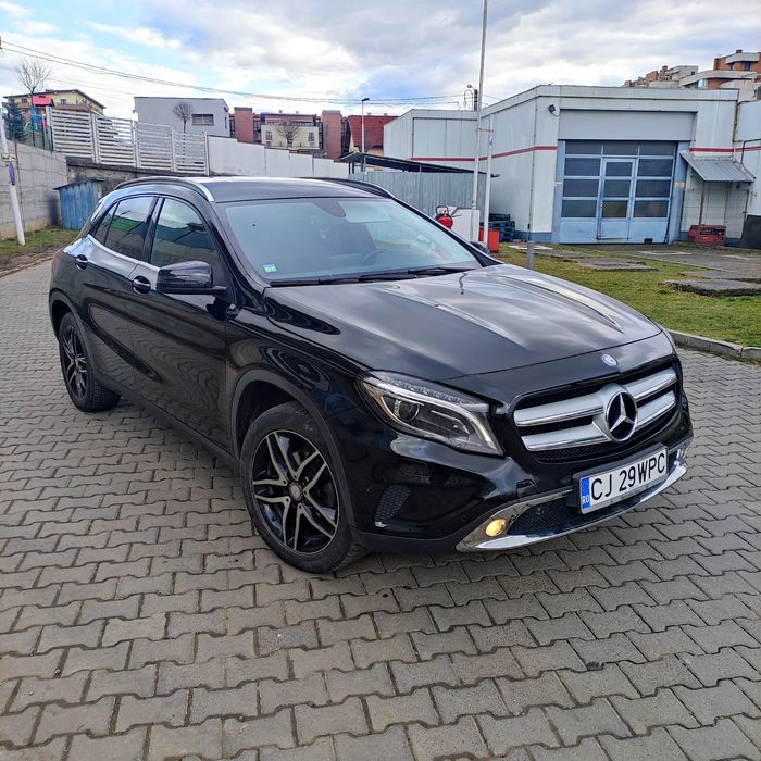 Mercedes Gla 200 benzină