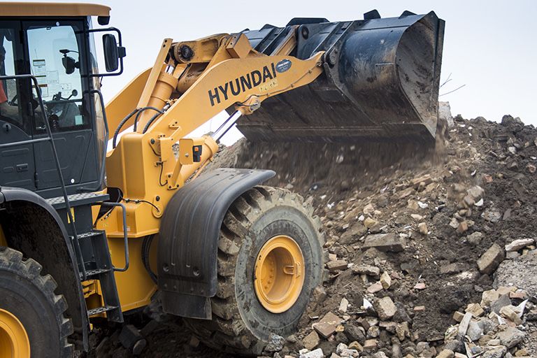 Închiriere miniexcavator cu picon/ cilindru compactor/ Bobcat/ buldoex