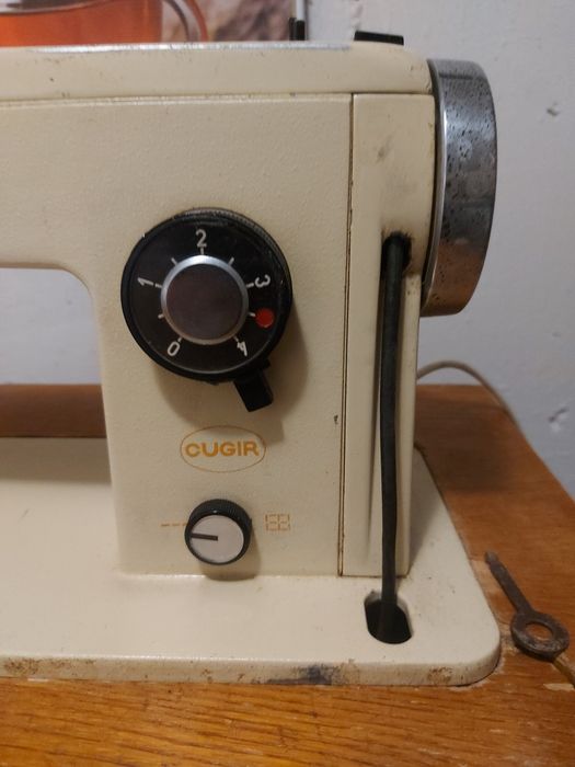 Masina de cusut  Veronica