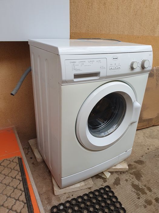 Vând mașină de spalat rufe clasa A+