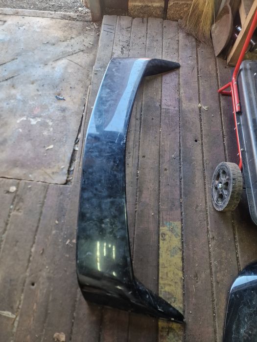 Продам спойлер б/у