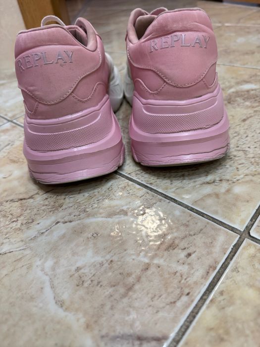Продавам Дамски Маратонки  REPLAY номер 39