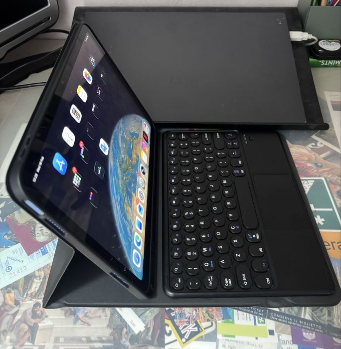 Калъф и безжична клавиатура за Ipad 11 A16 / Ipad 10.9