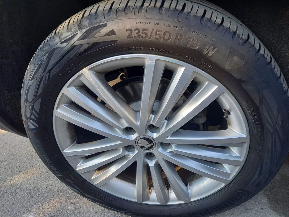 Vand 1 set cauciucuri Continental  235/50/R19 vara