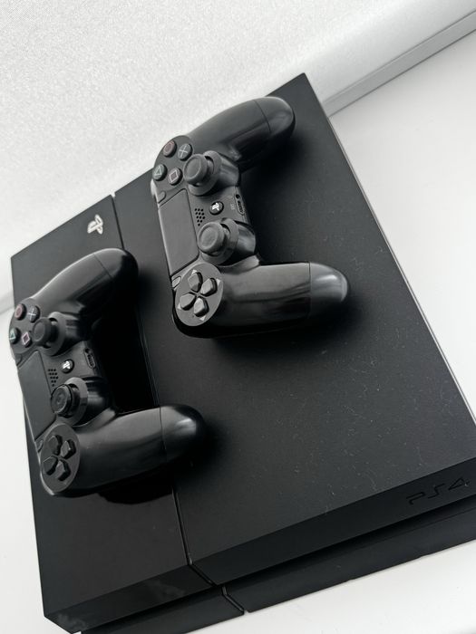 Продаю playstation 4 fat