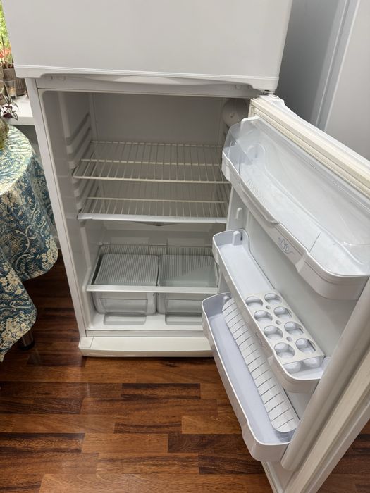 Indesit холодильник, есиь торг
