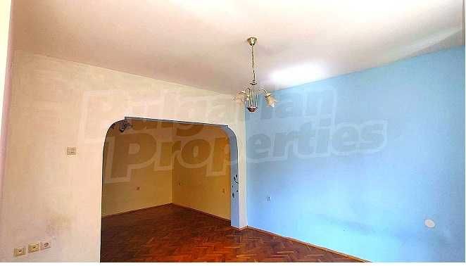 Продавам апартамент