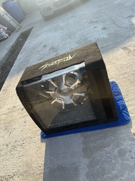 Subwoofer auto spectron SP-S112BP