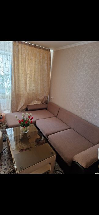 Продам угловой диван.