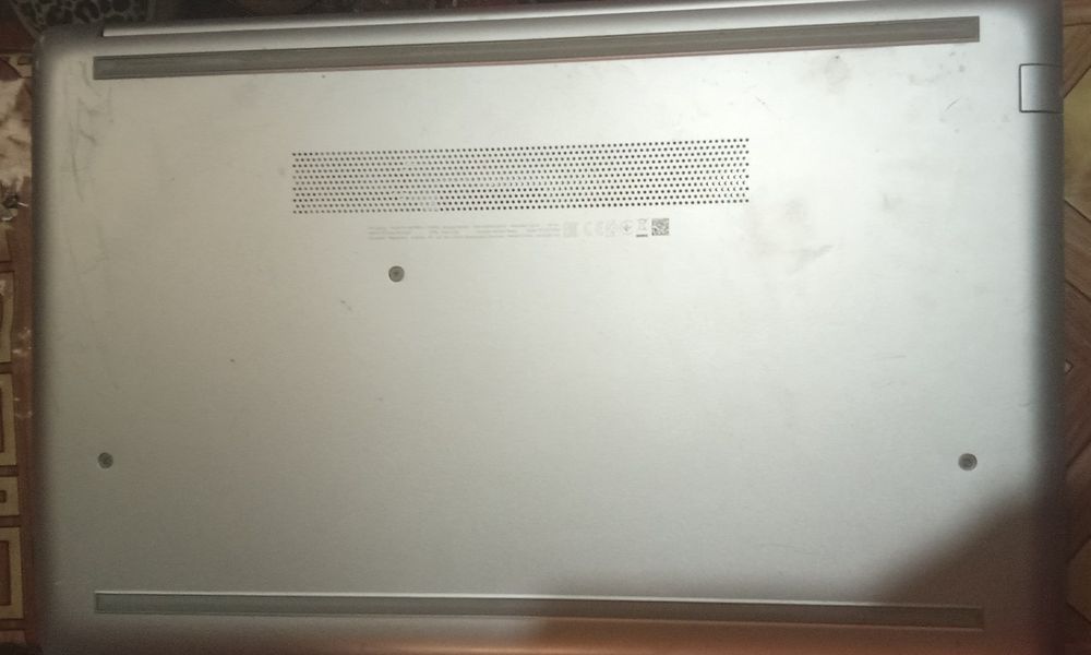 Vând laptop marca HP