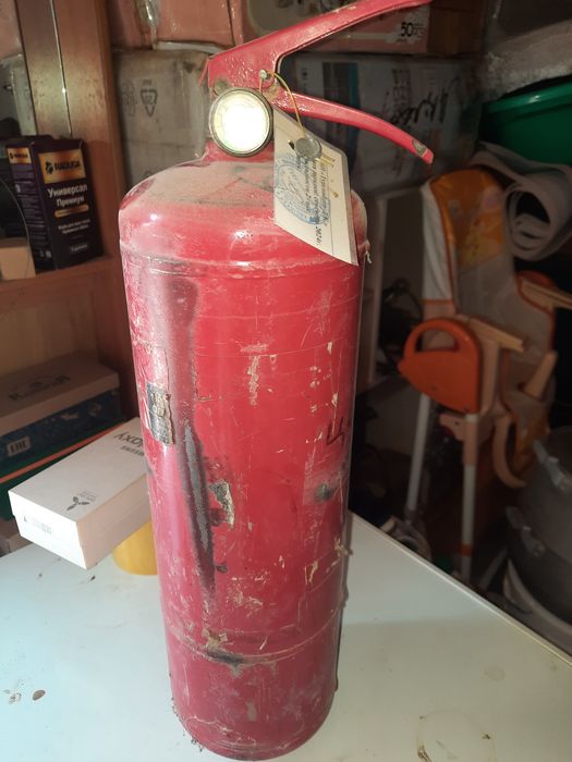Продам  огнетушитель