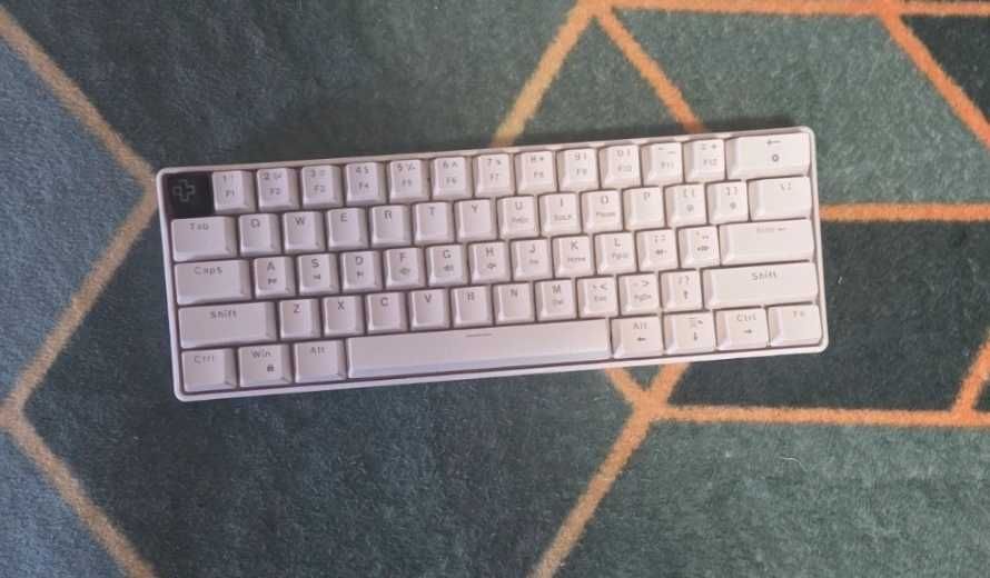 White Keyboard Qwerty